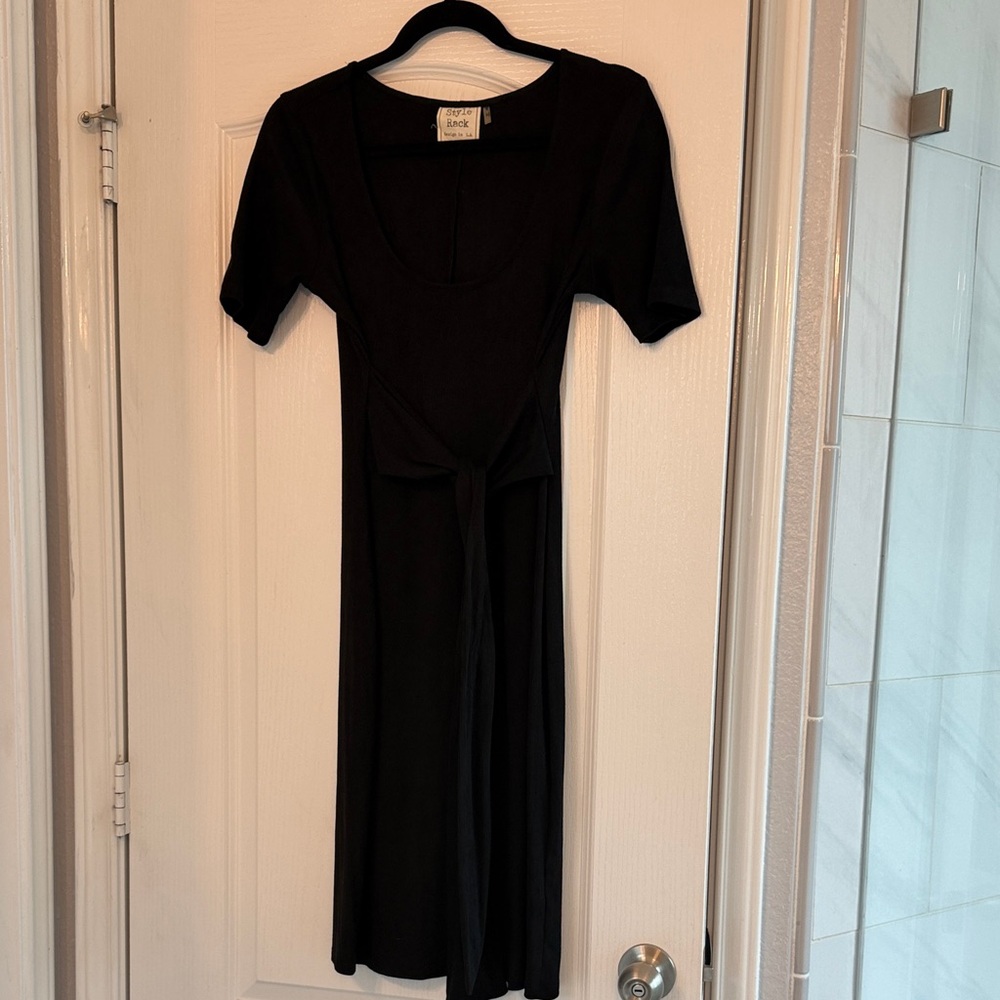 Elegant Black Midi Dress